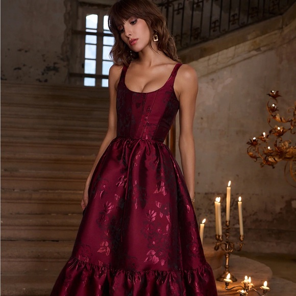 NWT V Chapman Avery Gown in Garnet Baroque Floral - Picture 1 of 6